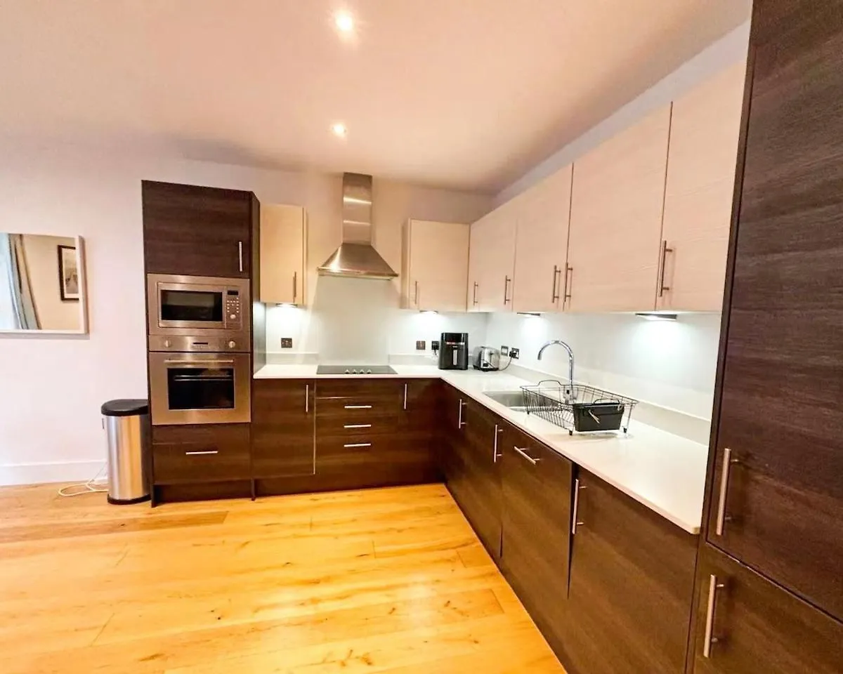 Stylish & Central 2 Beds Apartment In Edinburgh